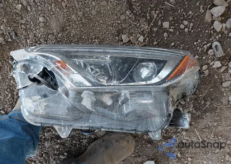 2018 Toyota Rav4 Limited from USA, damaged, VIN 2T3DFREV5JW781605